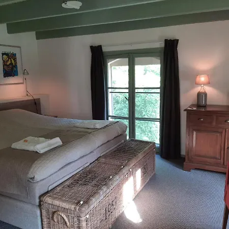 Bed and breakfast En Landgoed Matanze 4*